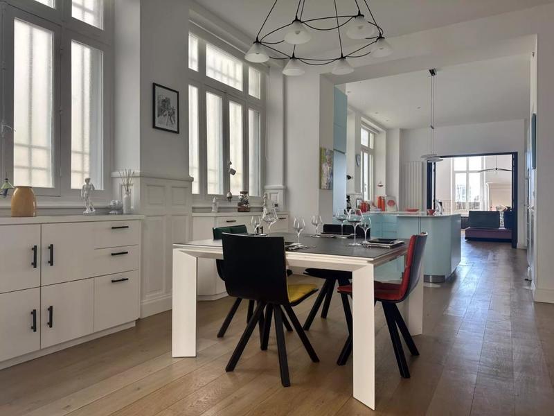 Appartement - 153 m² - 6 pièces