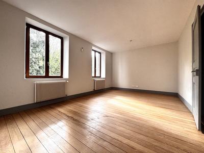 Appartement - 99 m² - 4 pièces