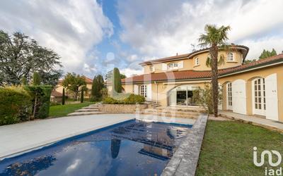 Maison - 284 m² - 6 pièces