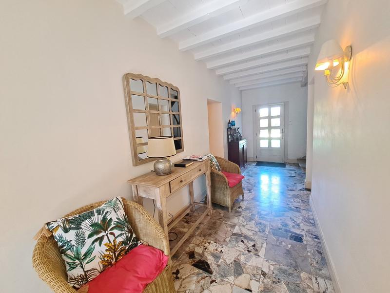 Maison - 220 m² - 6 pièces