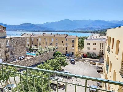 Appartement - 90 m² - 5 pièces