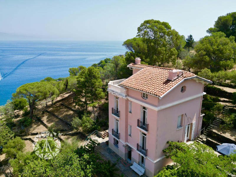 Villa - 219 m² - 10 pièces