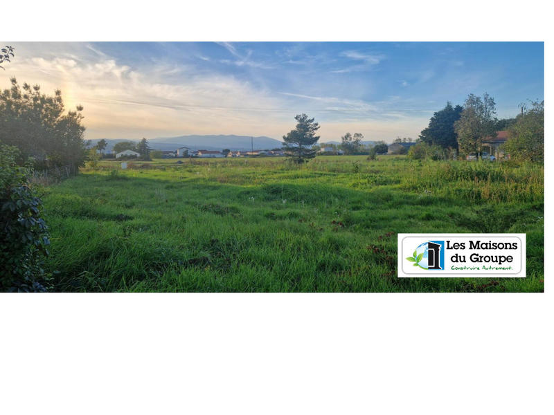 Terrain constructible - 1 052 m²