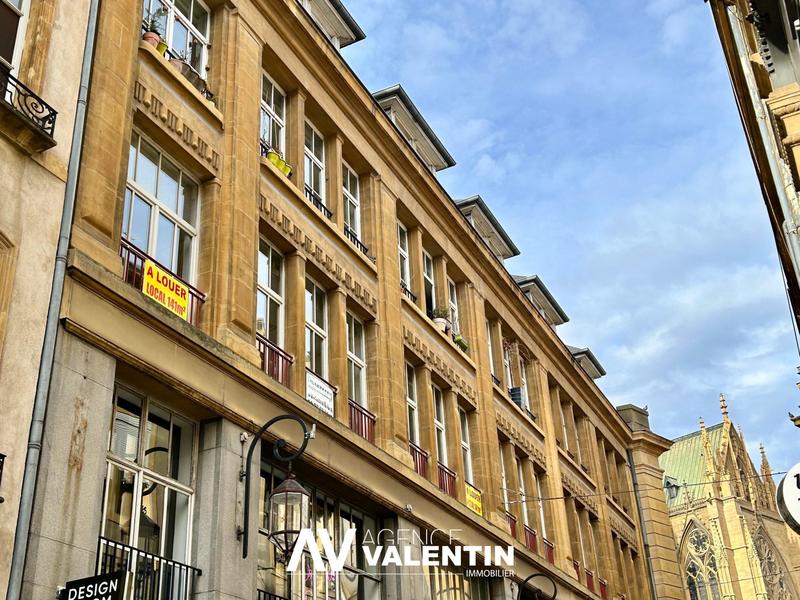 Local d'activités - 104 m²