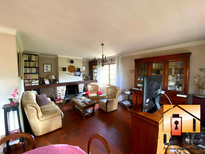 Maison - 218 m² - 7 pièces