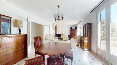 Maison - 195 m² - 8 pièces