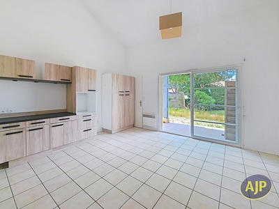 Maison - 74 m² - 4 pièces