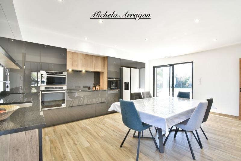 Maison - 177 m² - 6 pièces