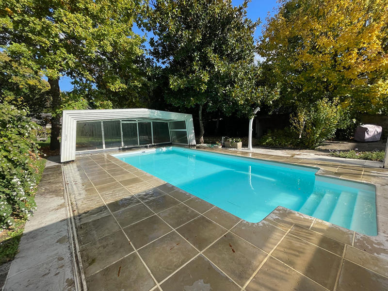 Maison - 295 m² - 10 pièces