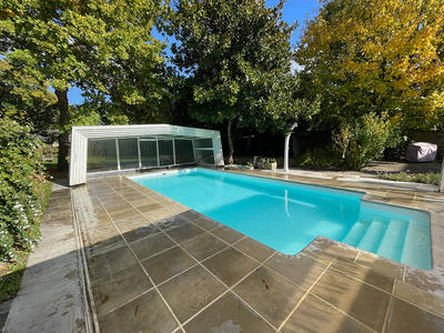 Maison - 295 m² - 10 pièces