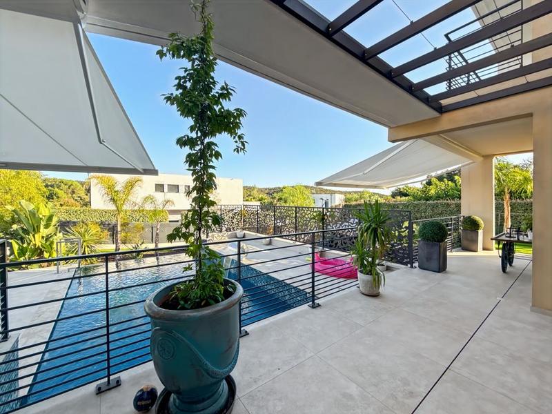 Maison - 311 m² - 5 pièces