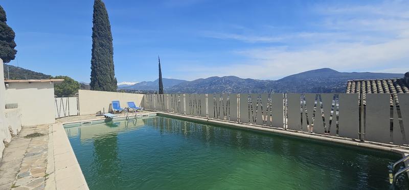 Maison - 210 m² - 10 pièces