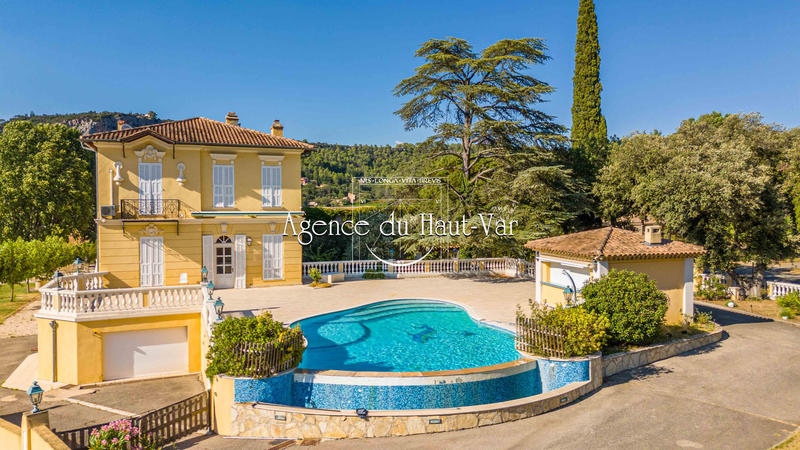 Château - 5 000 m² - 15 pièces