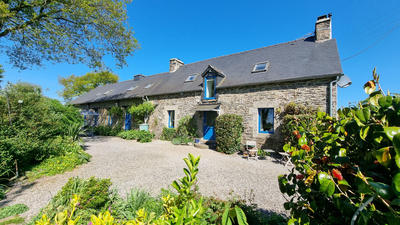 Maison - 241 m² - 12 pièces