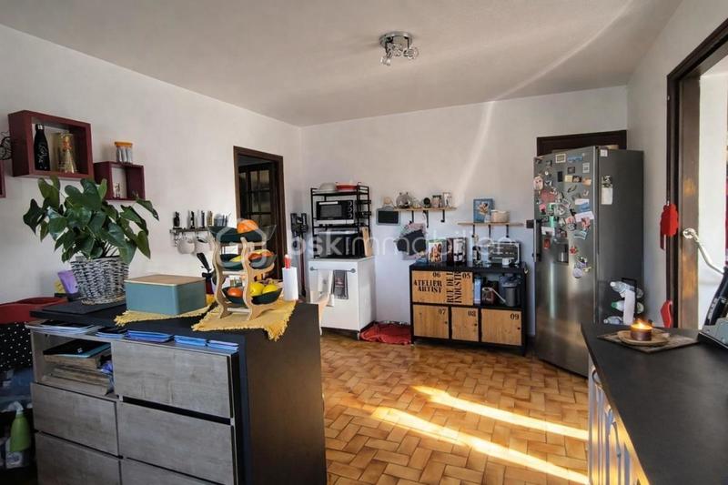 Maison - 201 m² - 6 pièces