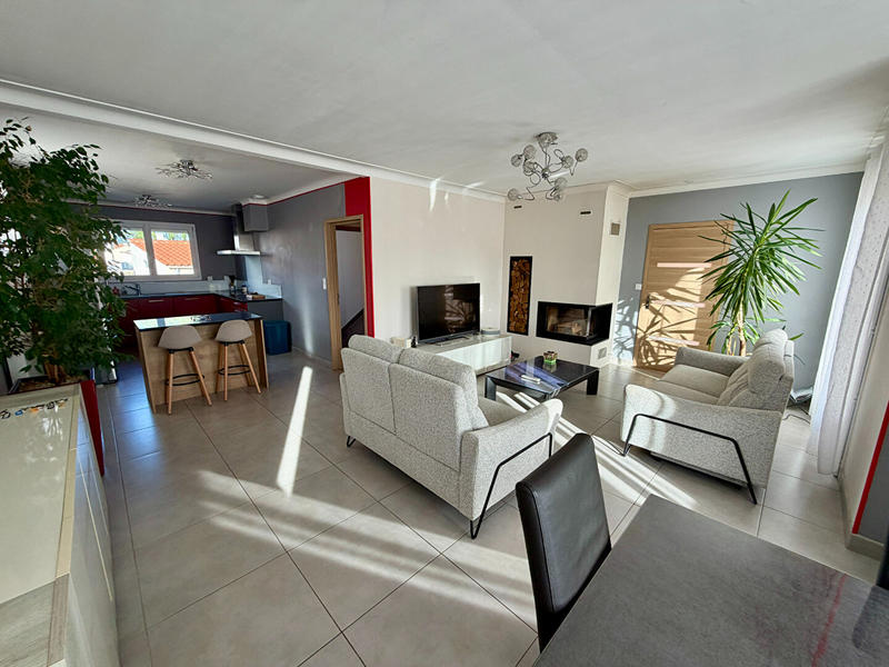 Maison - 205 m² - 7 pièces