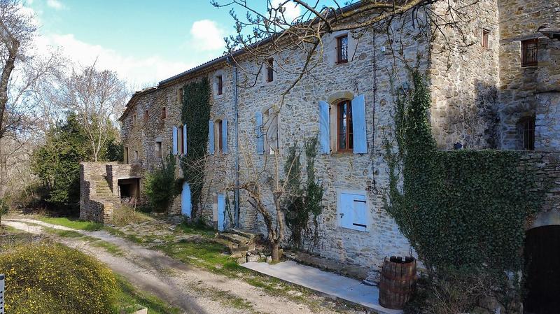 Maison - 243 m² - 8 pièces