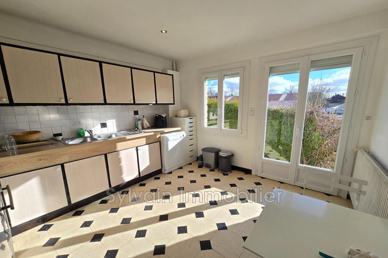 Maison - 180 m² - 8 pièces