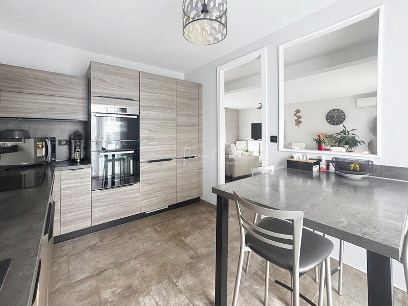 Maison - 98 m² - 5 pièces