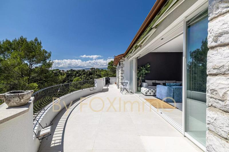 Villa - 214 m² - 6 pièces