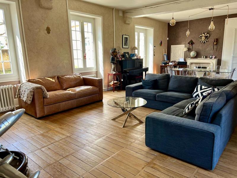 Demeure - 274 m² - 11 pièces