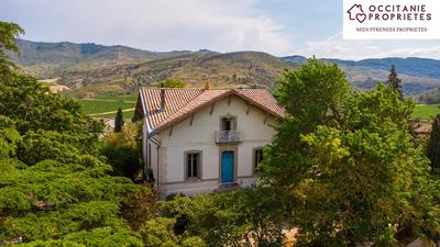 Maison de maîtres - 250 m² - 10 pièces