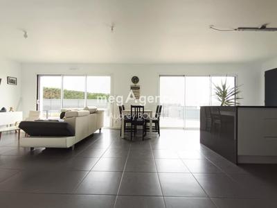 Maison - 108 m² - 5 pièces