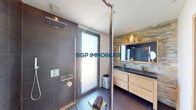 Maison contemporaine - 190 m² - 5 pièces