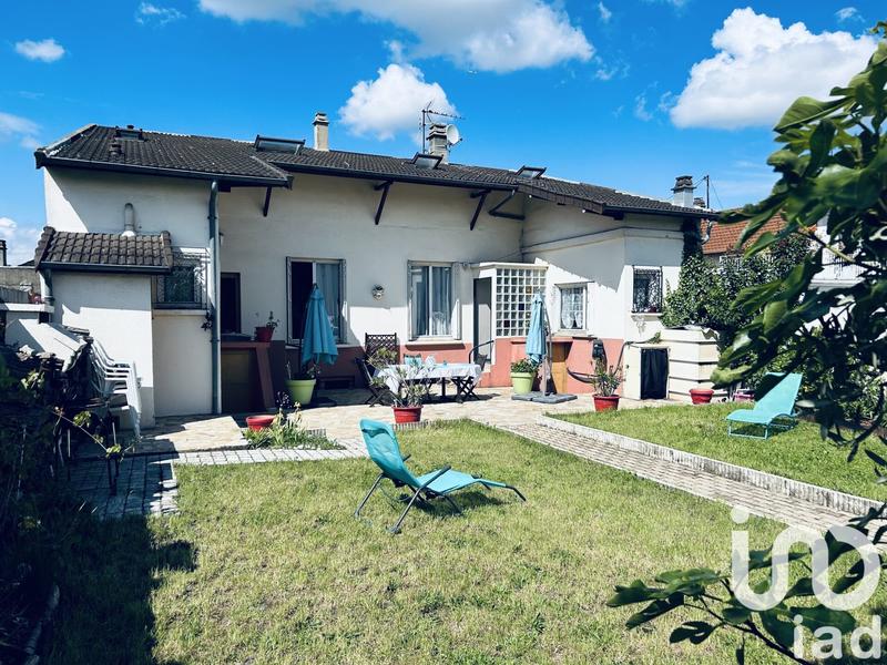 Maison - 99 m² - 6 pièces