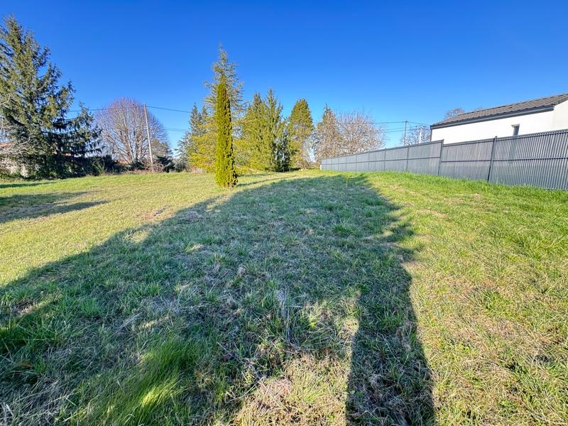 Terrain constructible - 1 100 m²