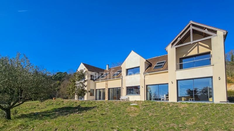 Demeure - 696 m² - 21 pièces