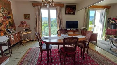 Appartement - 95 m² - 3 pièces