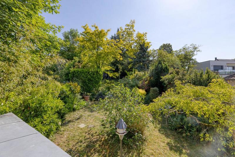 Maison - 233 m² - 8 pièces