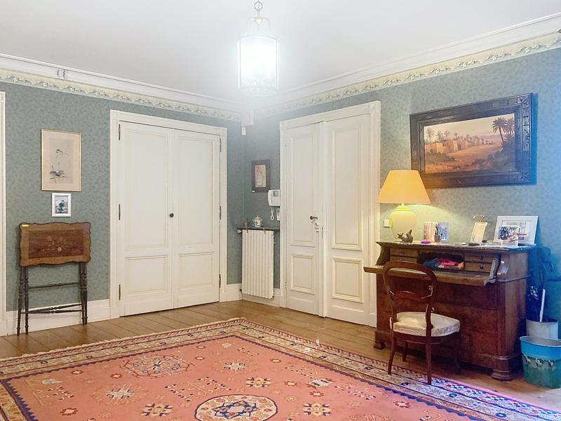 Appartement - 180 m² - 6 pièces