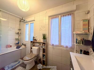 Maison - 95 m² - 4 pièces