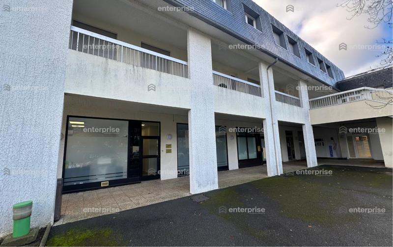 Local commercial - 204 m²