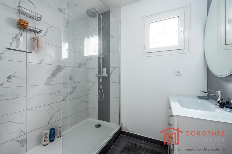 Maison - 95 m² - 5 pièces