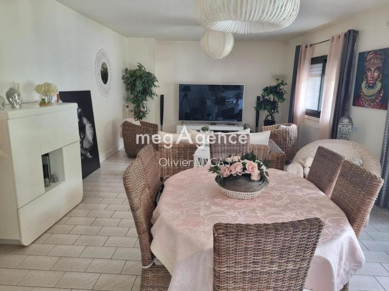 Appartement - 90 m² - 3 pièces