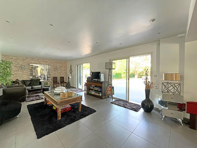 Maison - 279 m² - 7 pièces