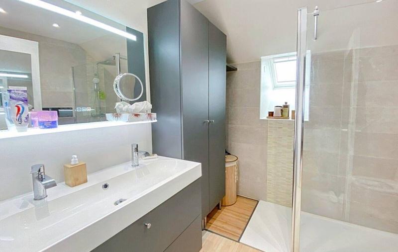 Maison - 165 m² - 8 pièces