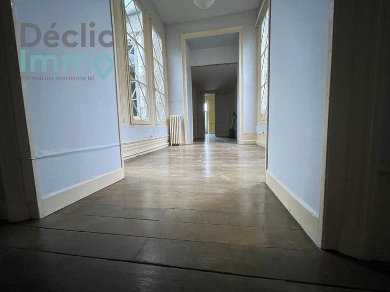 Maison - 270 m² - 8 pièces