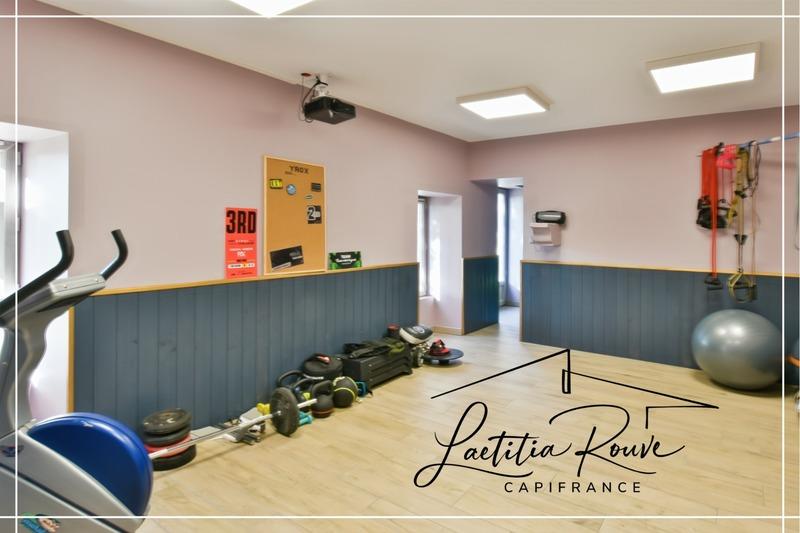 Maison - 370 m² - 8 pièces