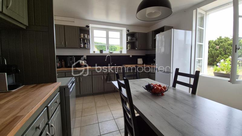 Maison - 210 m² - 7 pièces