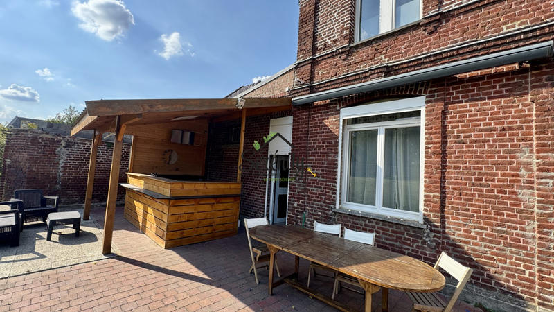 Maison - 180 m² - 8 pièces