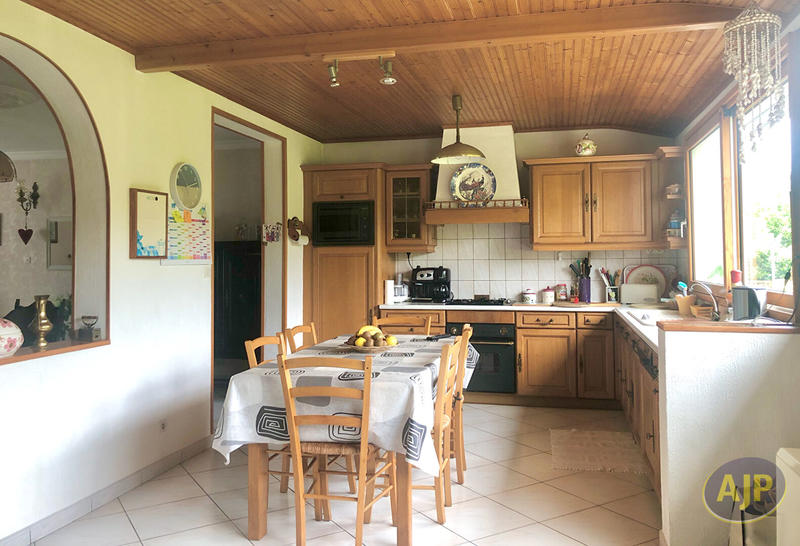 Maison - 122 m² - 6 pièces