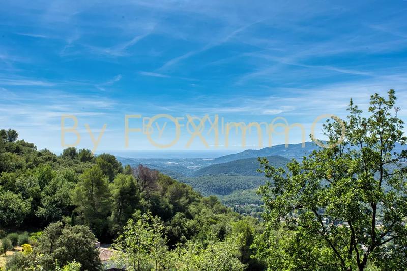 Maison - 220 m² - 5 pièces