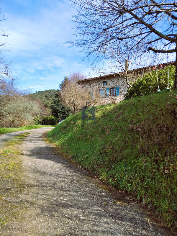 Propriété - 165 m² - 6 pièces