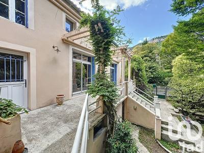 Maison de village - 216 m² - 10 pièces