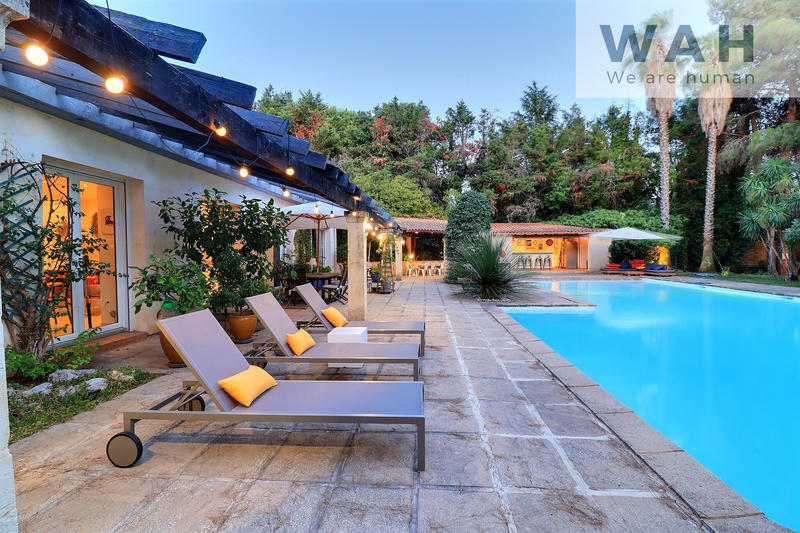 Villa - 283 m² - 8 pièces