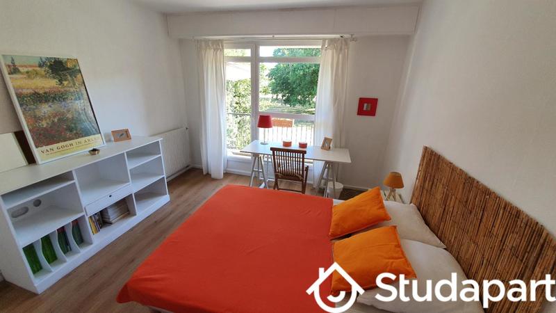 Chambre - 10 m² - 1 pièce